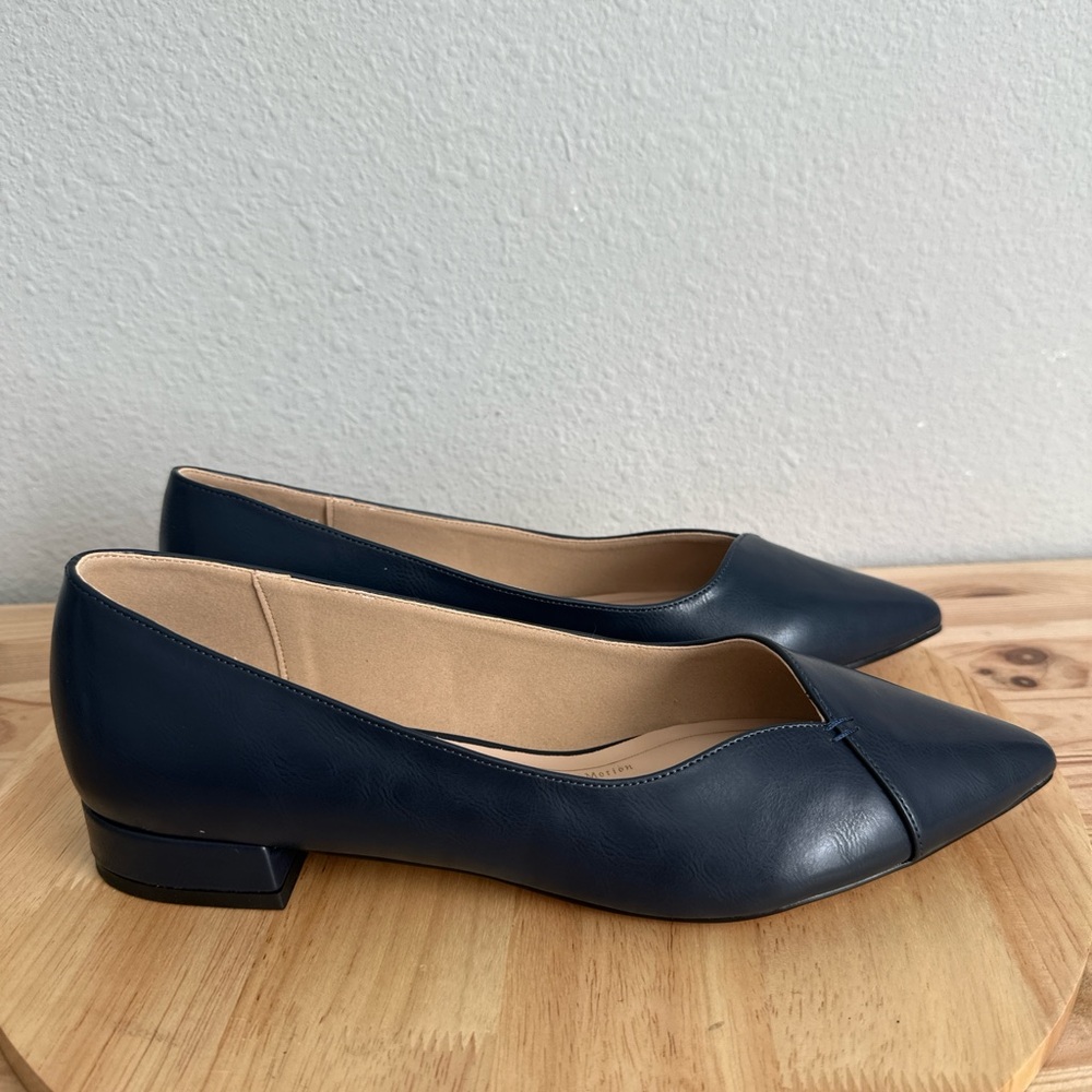 Journee Collection Carmin Womens Pointed Closed Toe Ballet Flats new - Picture 3 of 5